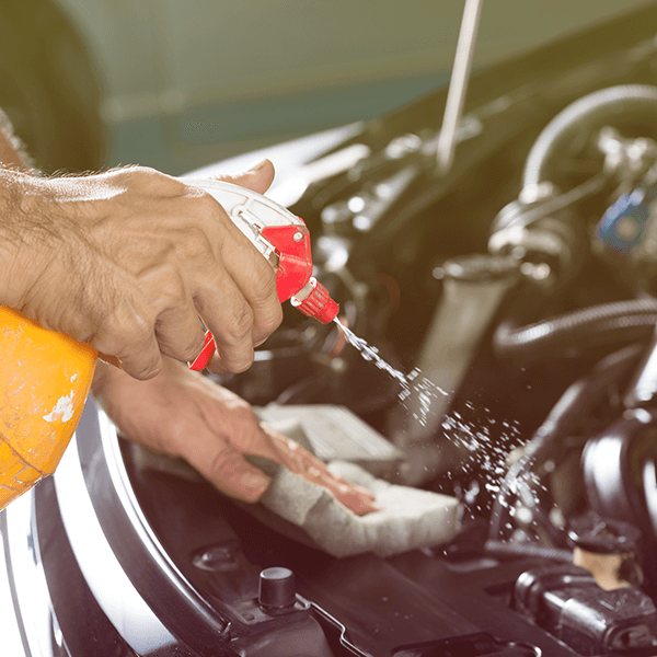 Beneficios de mantener limpio el motor de tu automóvil